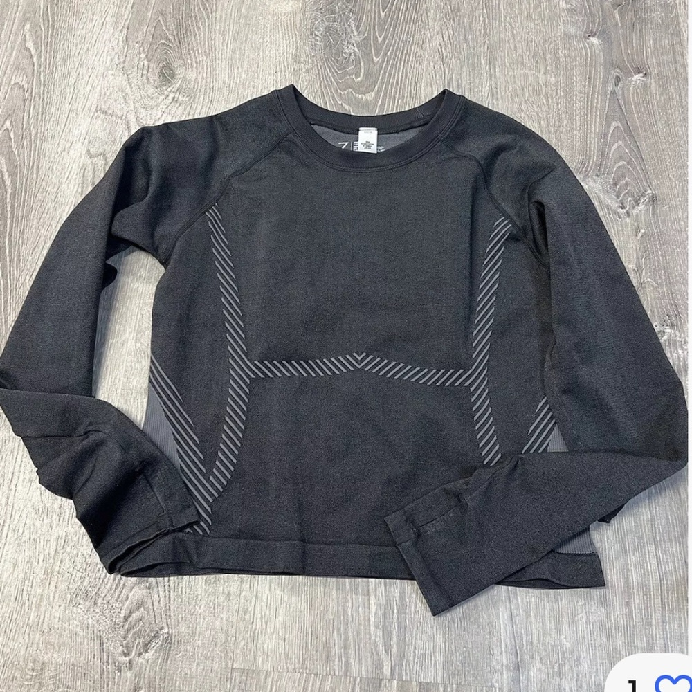 Zella NWT Gray on Black Long Sleeve Thumbnail Cuff Yoga Athletic Top size Large